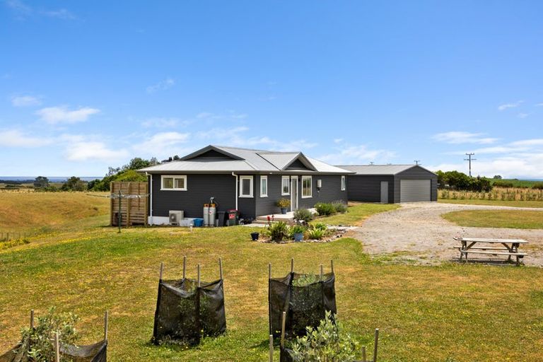 Photo of property in 11 Leith Road, Okato, New Plymouth, 4374