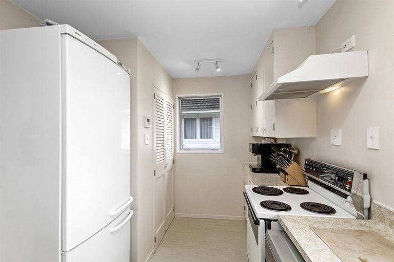 Photo of property in 8 Saint Aidans Way, Tawa, Wellington, 5028