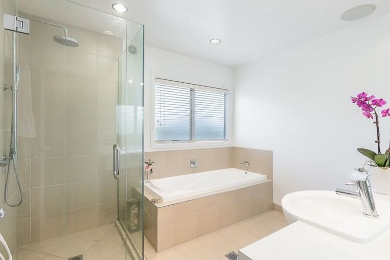 Photo of property in 117a Mokoia Road, Birkenhead, Auckland, 0626