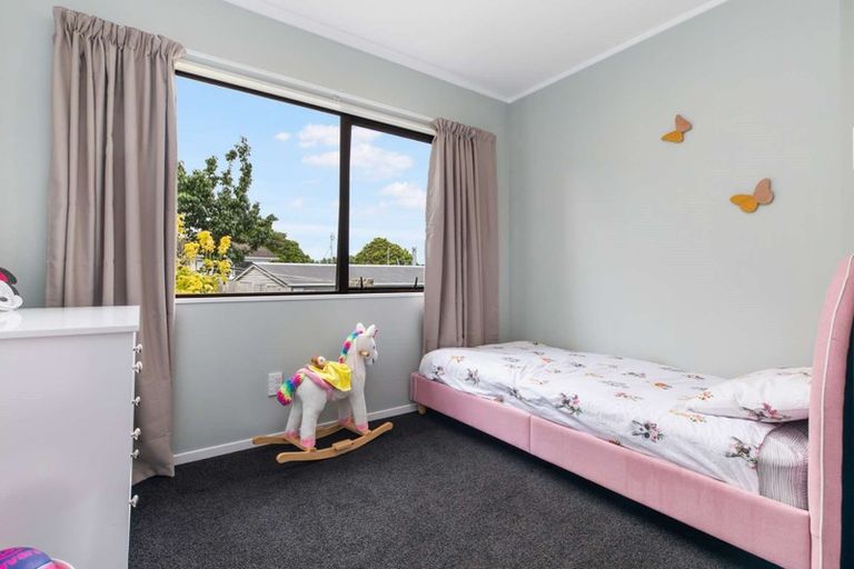 Photo of property in 49 Riverside Drive, Waiuku, 2123