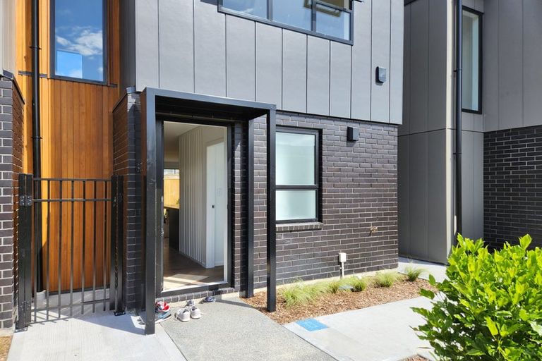 Photo of property in 3/23 Porutu Street, Fairfield, Lower Hutt, 5011