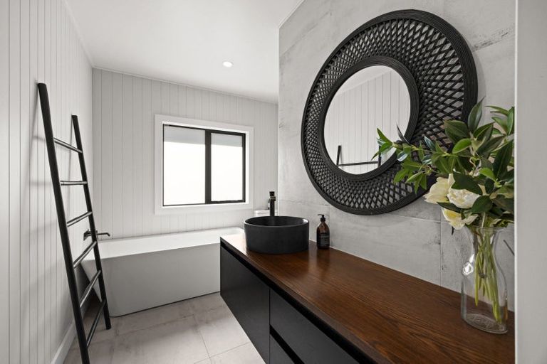 Photo of property in 23 Rich Rise, Havelock North, 4130