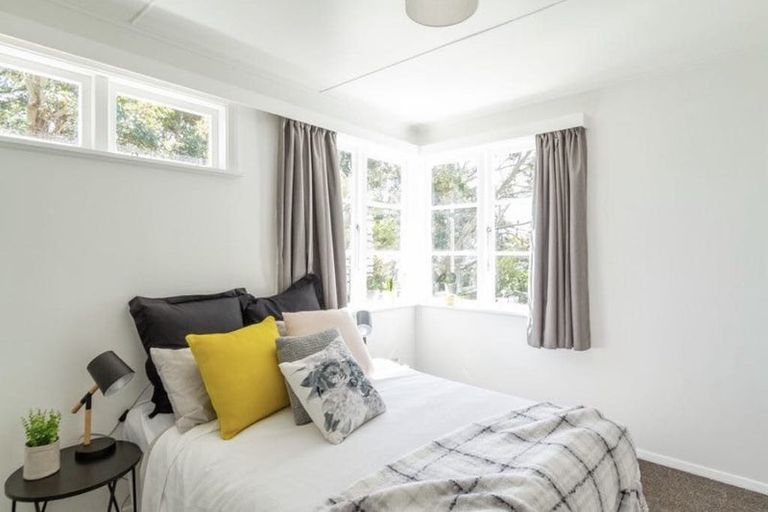 Photo of property in 33 Kopara Grove, Stokes Valley, Lower Hutt, 5019