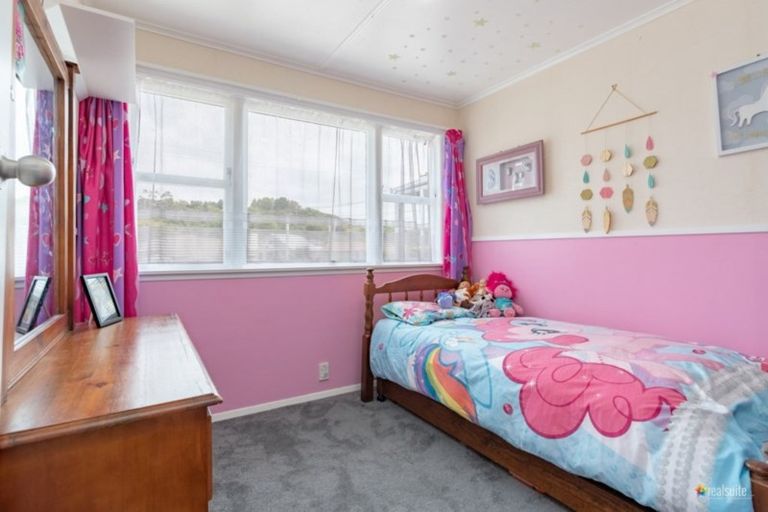 Photo of property in 3 Benge Crescent, Clouston Park, Upper Hutt, 5018