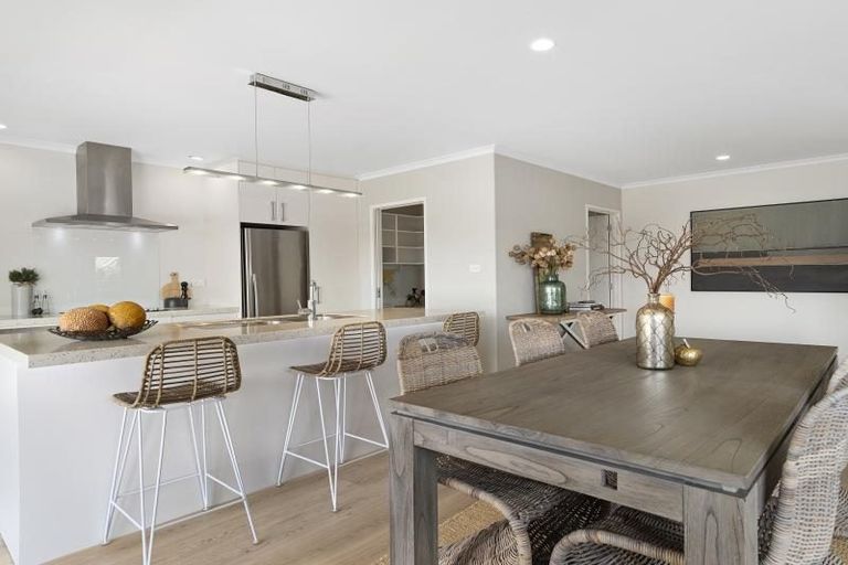 Photo of property in 156 Oteki Park Drive, Welcome Bay, Tauranga, 3112