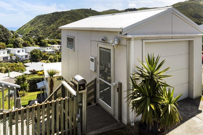 Photo of property in 3a Frobisher Street, Island Bay, Wellington, 6023