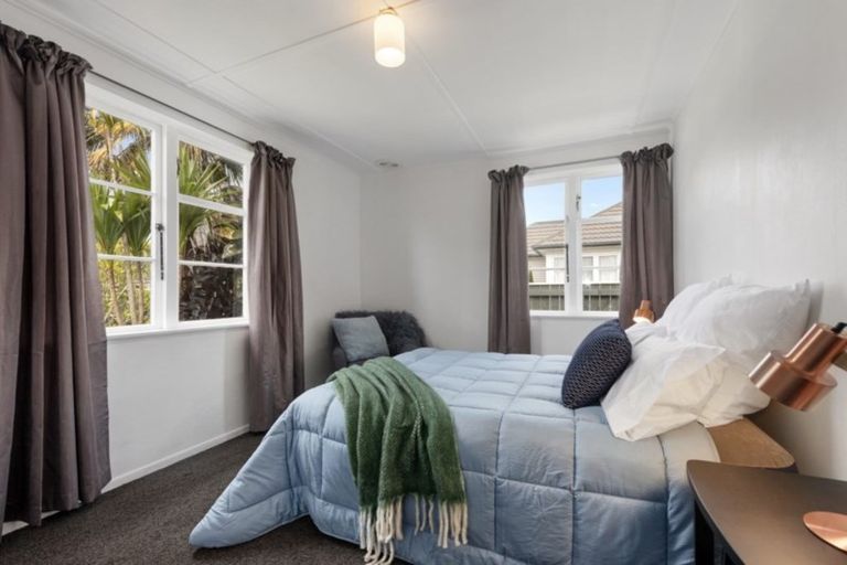 Photo of property in 1319 High Street, Taita, Lower Hutt, 5011