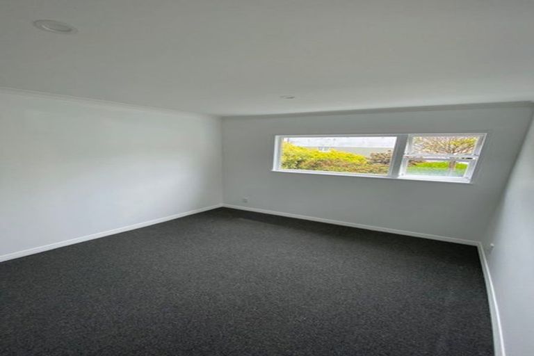 Photo of property in 1/17 The Parade, Island Bay, Wellington, 6023