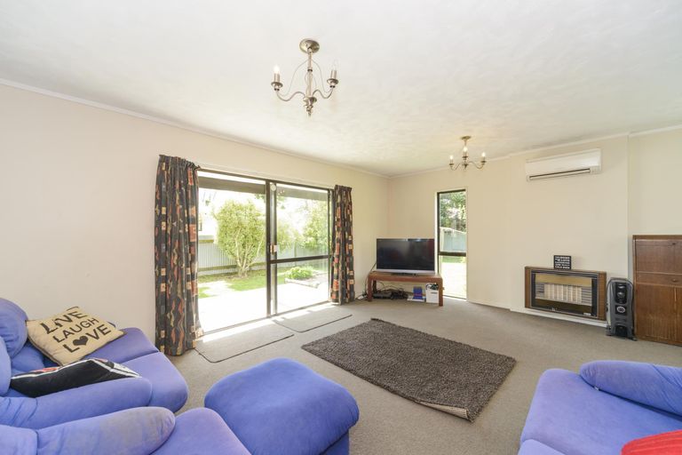 Photo of property in 40 Rotoiti Avenue, Pakuranga Heights, Auckland, 2010