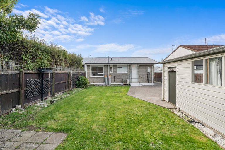 Photo of property in 2/27 Burdale Street, Riccarton, Christchurch, 8011