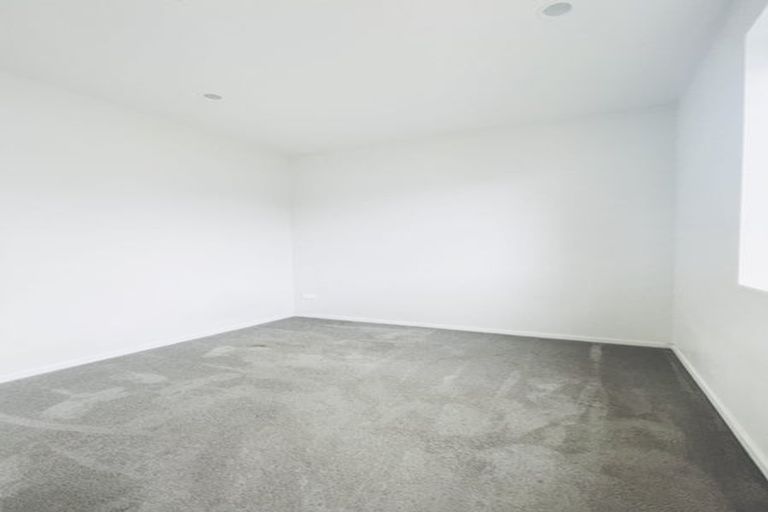 Photo of property in 7 Warbler Crescent, Papakura, 2110