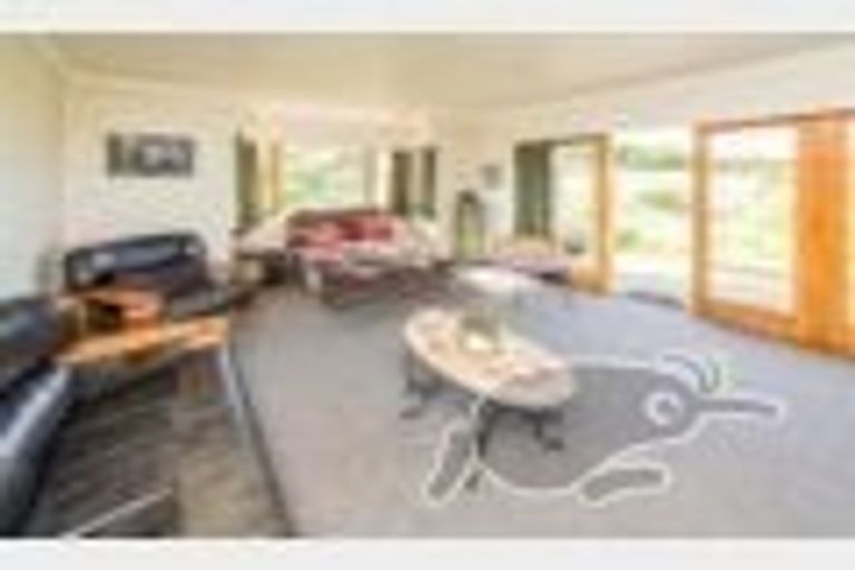 Photo of property in 37 Karewa Street, Castlecliff, Whanganui, 4501