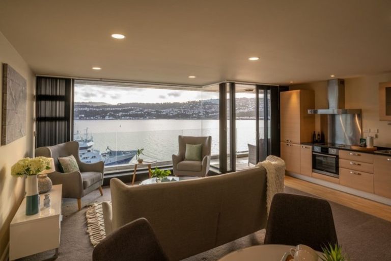 Photo of property in Shelley Bay Terraces, 5/61 Maupuia Road, Maupuia, Wellington, 6022