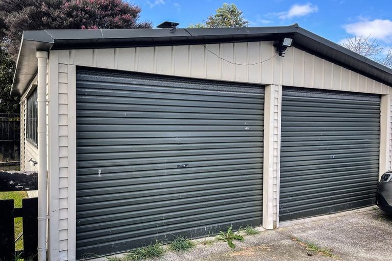 Photo of property in 18 Garland Drive, St Andrews, Hamilton, 3200