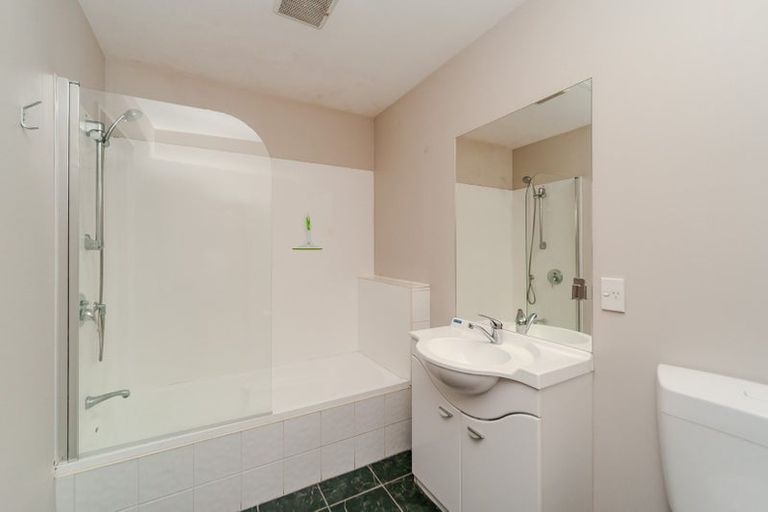 Photo of property in Atrium Towers, 8a/154 The Terrace, Wellington Central, Wellington, 6011