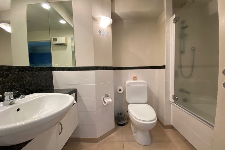 Photo of property in The Duxton Hotel Apartments, 6p/100 Greys Avenue, Auckland Central, Auckland, 1010
