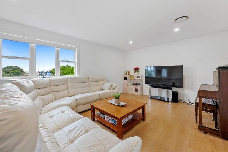 Photo of property in 31 Karaka Street, Helensville, 0800