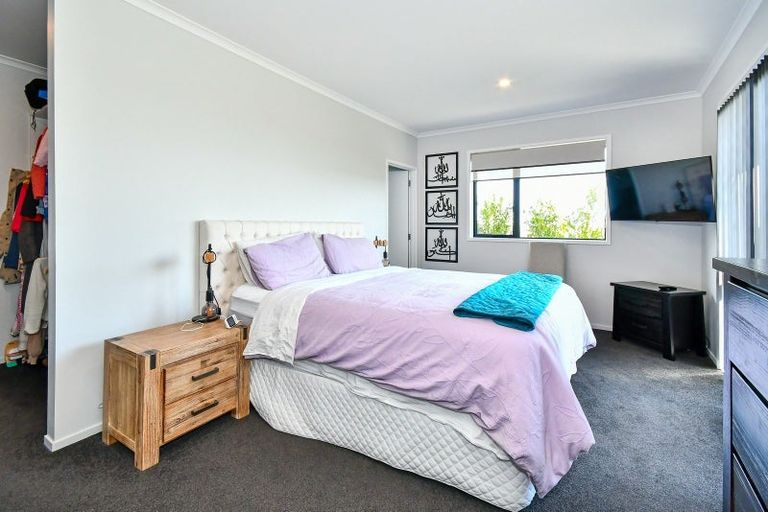 Photo of property in 18 Papaview Road, Papakura, 2110