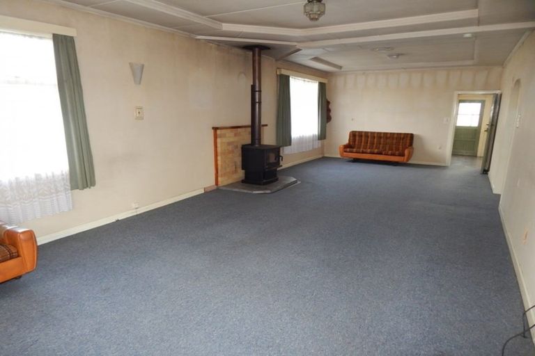 Photo of property in 104 Peel Street, Westport, 7825