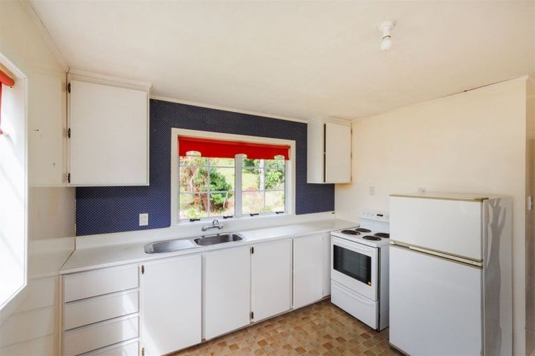 Photo of property in 7 Feltham Street, Hunterville, 4730