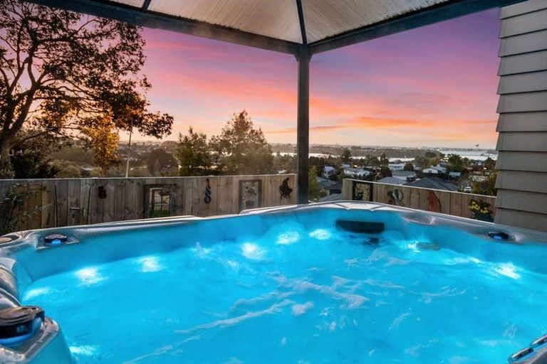 Photo of property in 8 Utopia Park Heights, Welcome Bay, Tauranga, 3112