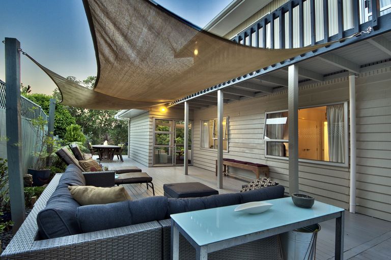 Photo of property in 19 Wirihana Road, Titirangi, Auckland, 0604