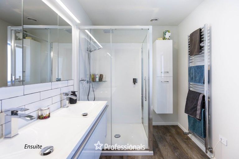 Photo of property in 8 Kerrigan Crescent, Wallaceville, Upper Hutt, 5018