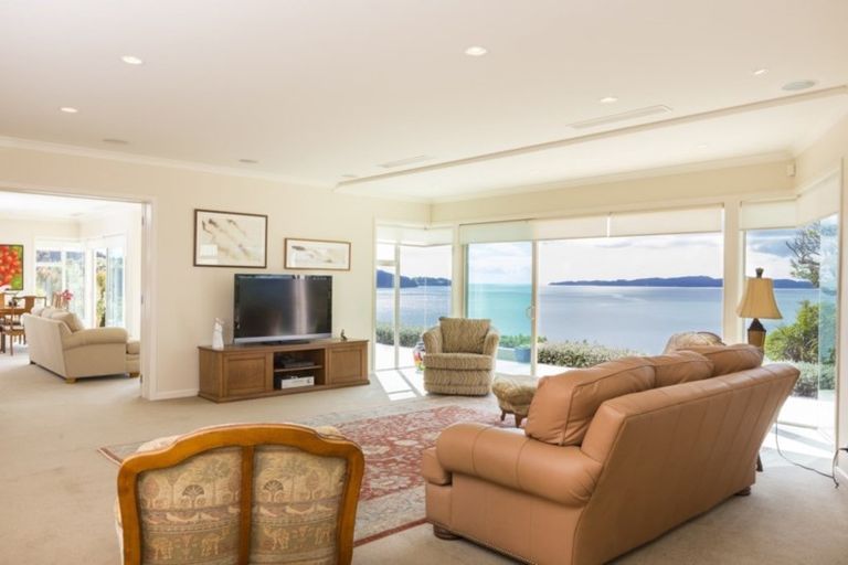 Photo of property in 30 Puriri Place, Sandspit, Warkworth, 0982