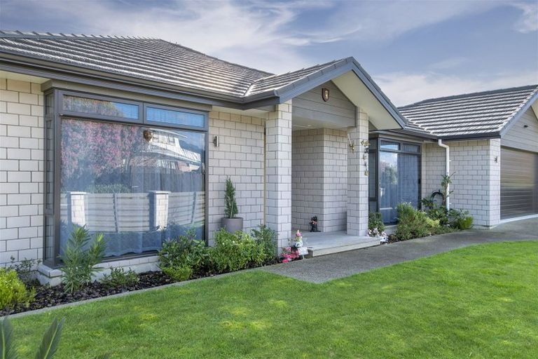 Photo of property in 1 Fairfield Road, Levin, 5510