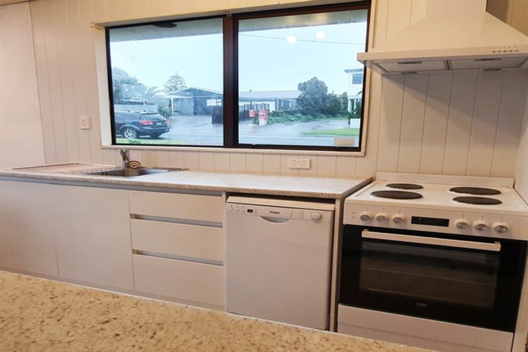 Photo of property in 38a Tiri Road, Manly, Whangaparaoa, 0930