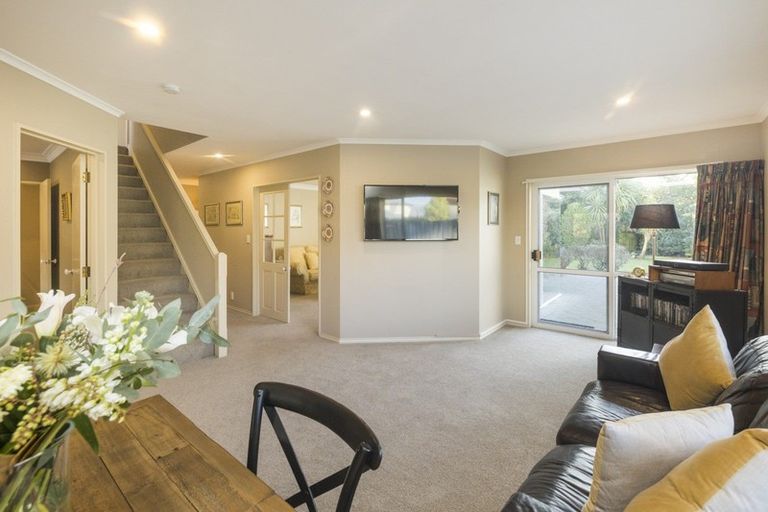 Photo of property in 30 Kilkenny Place, Fitzherbert, Palmerston North, 4410