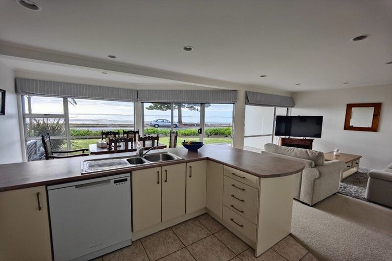 Photo of property in 5a The Esplanade, Eastern Beach, Auckland, 2012