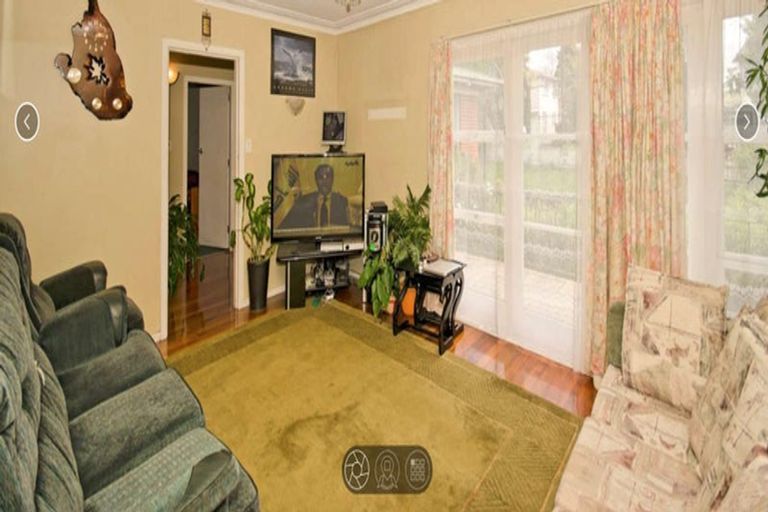 Photo of property in 35 Longburn Road, Henderson, Auckland, 0610