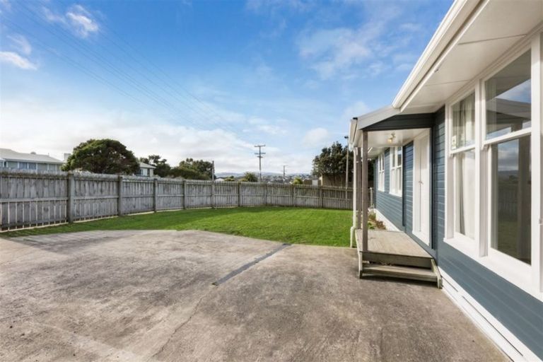Photo of property in 27 Te Puke Street, Titahi Bay, Porirua, 5022