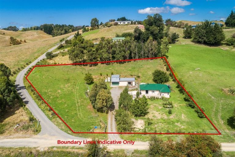 Photo of property in 69 Tiffen Lane, Waipawa, 4210