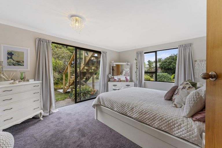 Photo of property in 298 Te Moana Road, Waikanae, 5036
