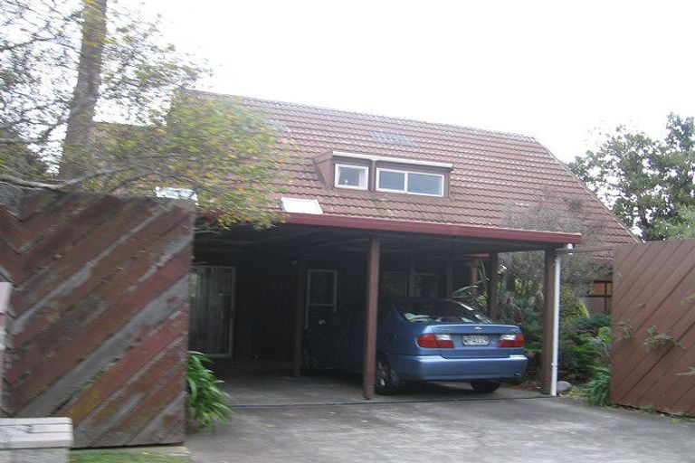 Photo of property in 2 Guadeloupe Crescent, Grenada Village, Wellington, 6037