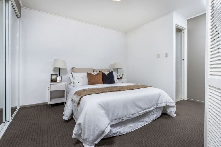 Photo of property in 1/24 Brook Street, Milford, Auckland, 0620