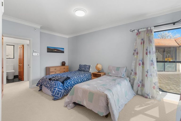 Photo of property in 6 Golden Elm Lane, Upper Riccarton, Christchurch, 8041
