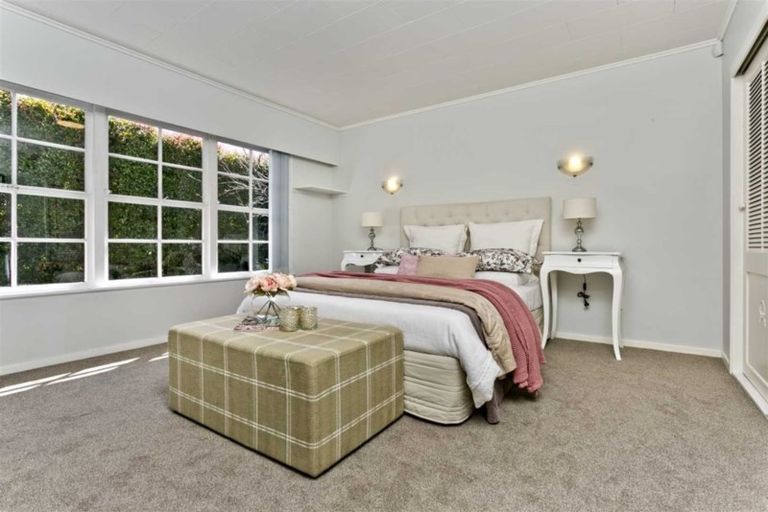 Photo of property in 35 Northumberland Avenue, Belmont, Auckland, 0622