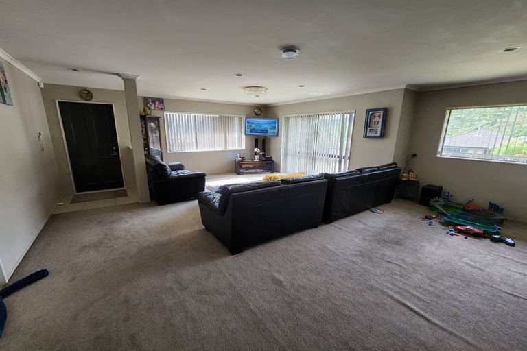 Photo of property in 46 King Charles Drive, Kingsley Heights, Upper Hutt, 5018