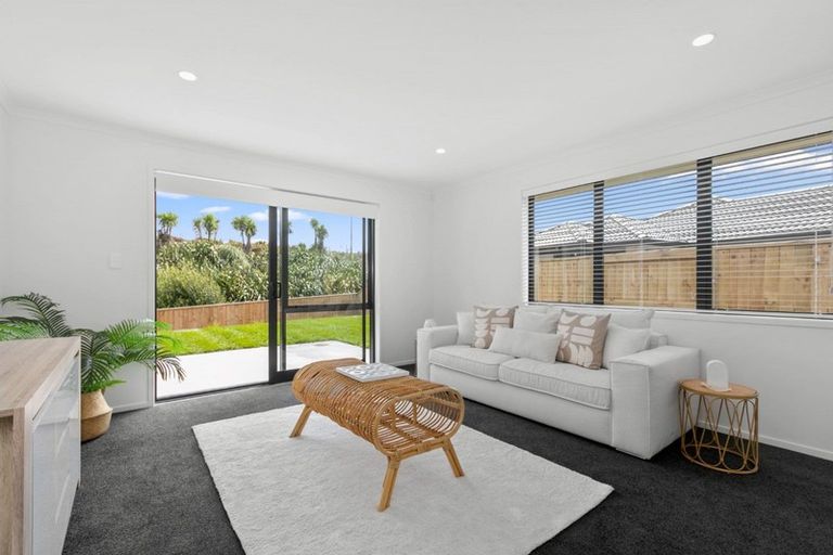 Photo of property in 93 Hills View Drive, Papamoa, 3118