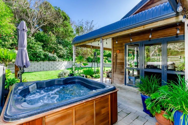 Photo of property in 16 Sydney Crescent, Raumati South, Paraparaumu, 5032