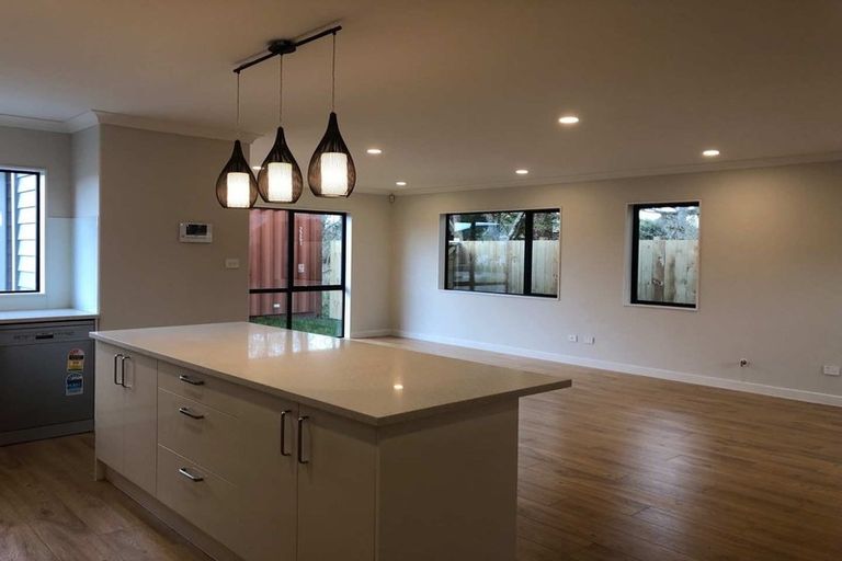 Photo of property in 21 Earlywood Road, Takanini, 2110