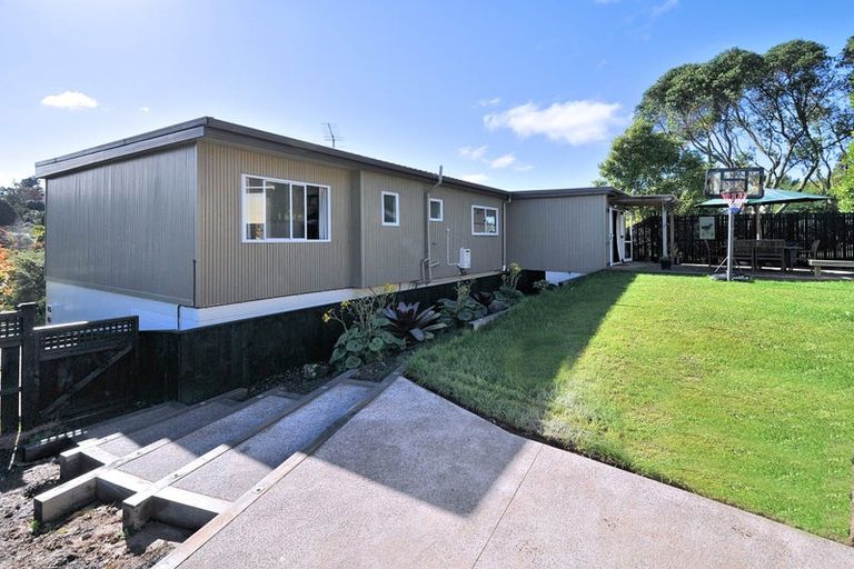Photo of property in 17 Fitzwilliam Drive, Torbay, Auckland, 0630