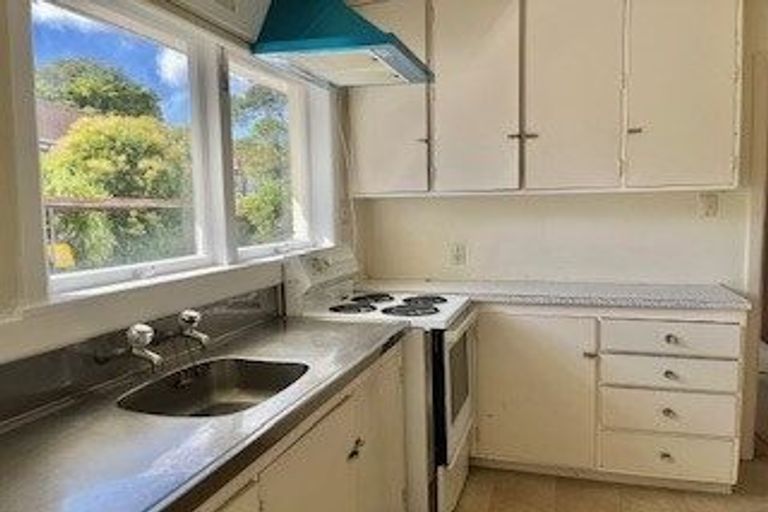 Photo of property in 6/17 Swanson Road, Henderson, Auckland, 0610