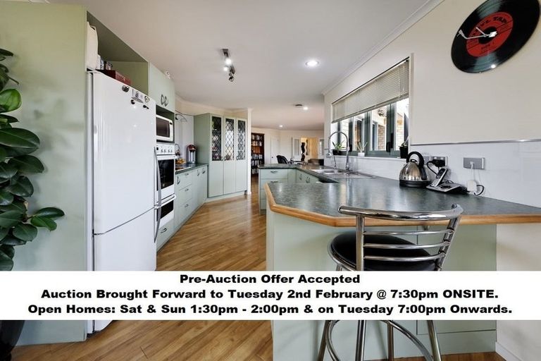 Photo of property in 147f Sturges Road, Henderson, Auckland, 0612