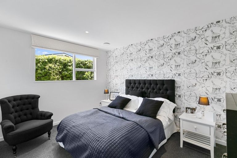 Photo of property in 4 Middlesex Place, Northland, Wellington, 6012