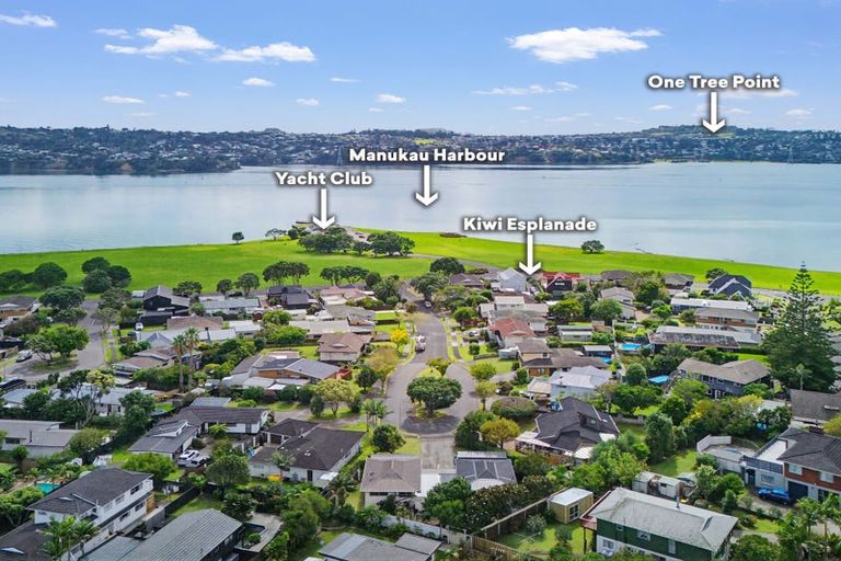 Photo of property in 1/15 Claresholm Place, Mangere Bridge, Auckland, 2022