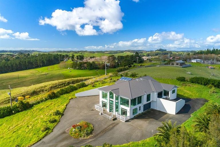 Photo of property in 2036 East Coast Road, Stillwater, Silverdale, 0993